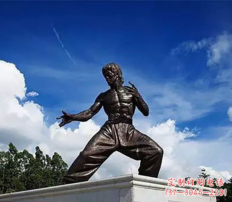 贵阳广场李小龙铜雕