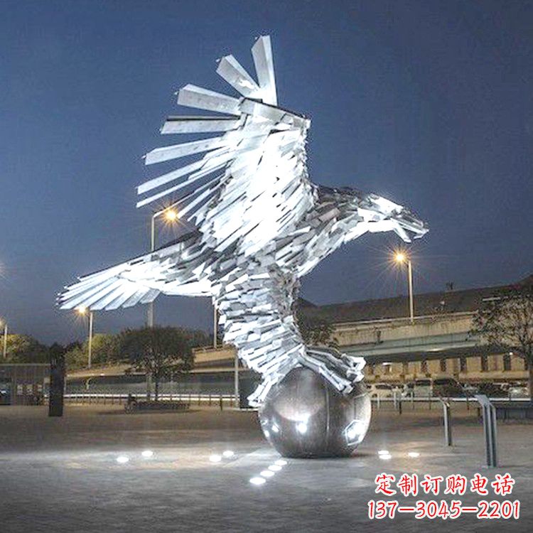 贵阳中领雕塑的金属质感老鹰雕塑是一款精美而又…