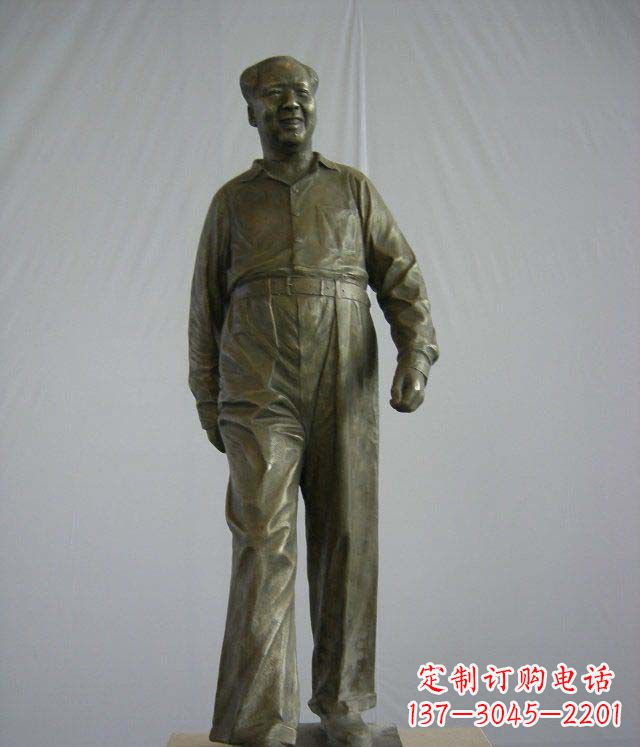 贵阳广场毛主席伟人铜雕