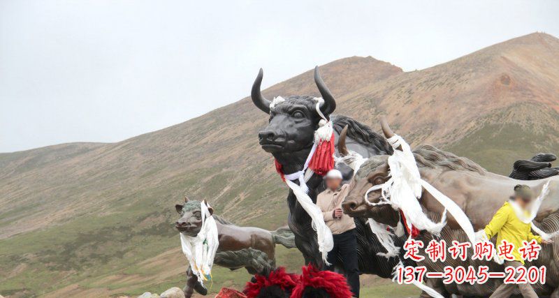 贵阳广场牦牛景观铜雕