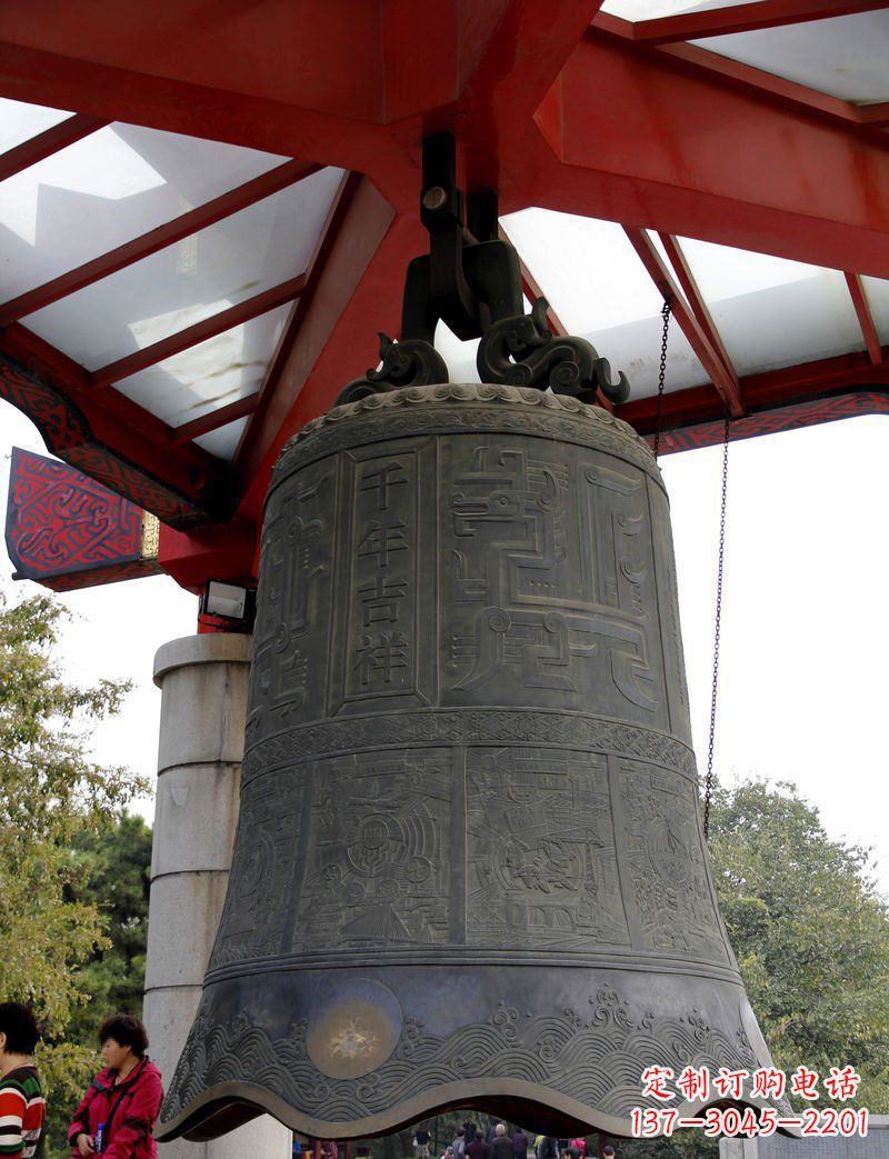 贵阳中领雕塑：千年吉祥铜钟雕塑