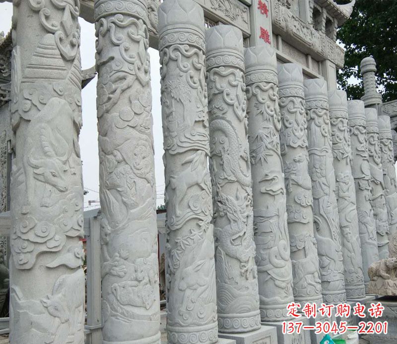 贵阳广场十二生肖石柱景观石雕