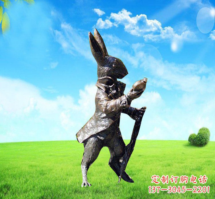 贵阳以广场铜雕小兔挖萝卜动物雕塑为你礼赞美好!