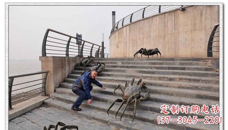 贵阳海边铜螃蟹雕塑是由中领雕塑定制生产的一款…