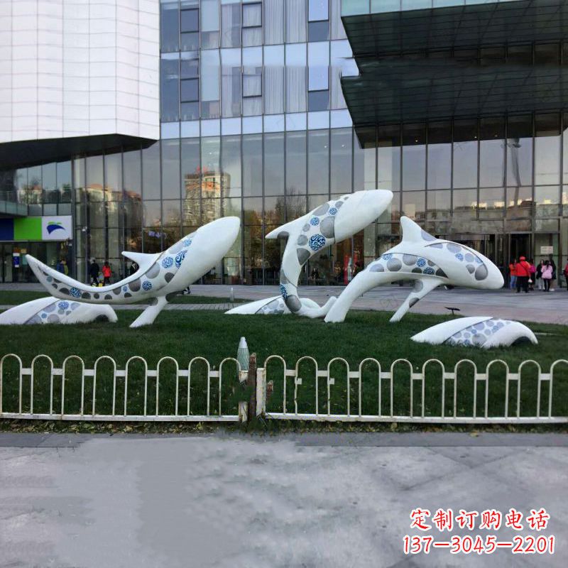 贵阳城市绿地观赏海豚雕塑