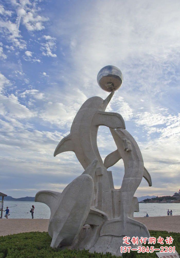 贵阳精细雕刻的海豚顶球海边动物石雕