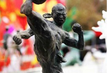 贵阳足球雕塑：展现无限自由