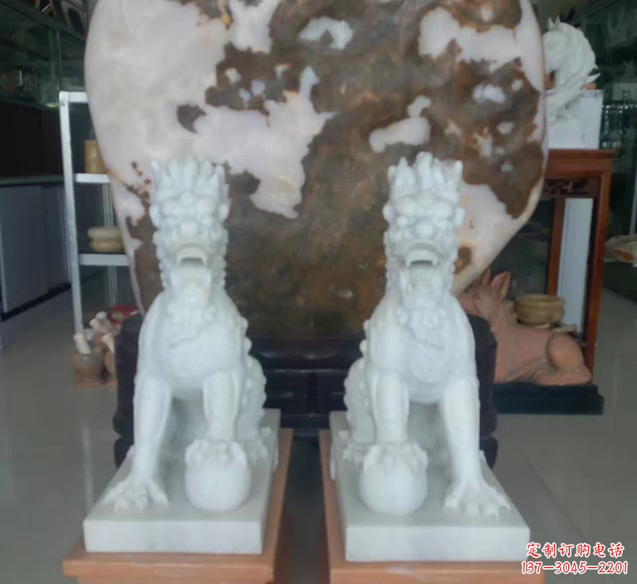 贵阳浓情似火热情似红麒麟石雕