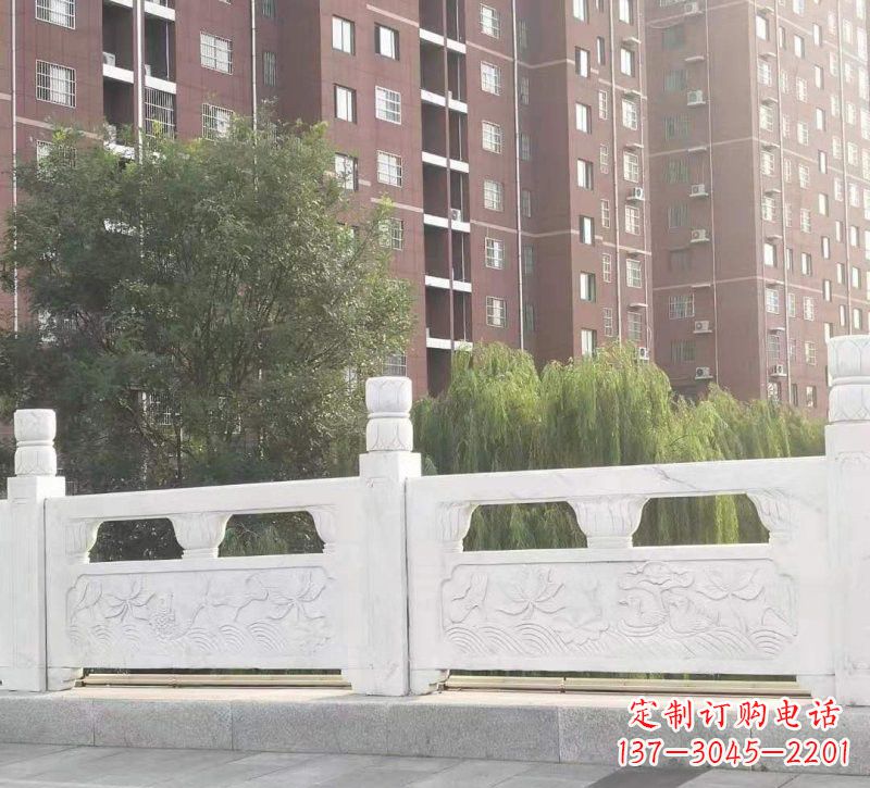 贵阳汉白玉荷花鲤鱼浮雕栏板--精美雕刻点缀室内空间