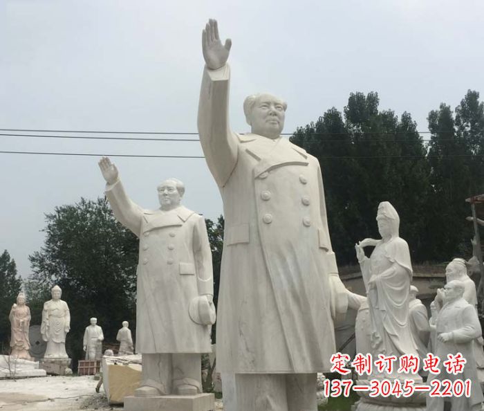 贵阳挥手毛主席校园伟人石雕