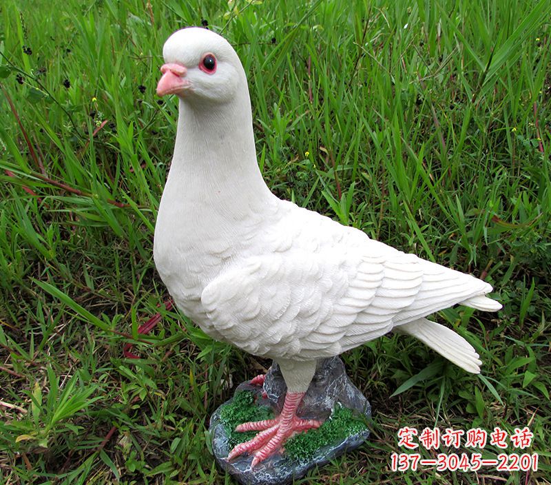 贵阳角斗士广场鸽子雕塑，象征勇气和坚毅