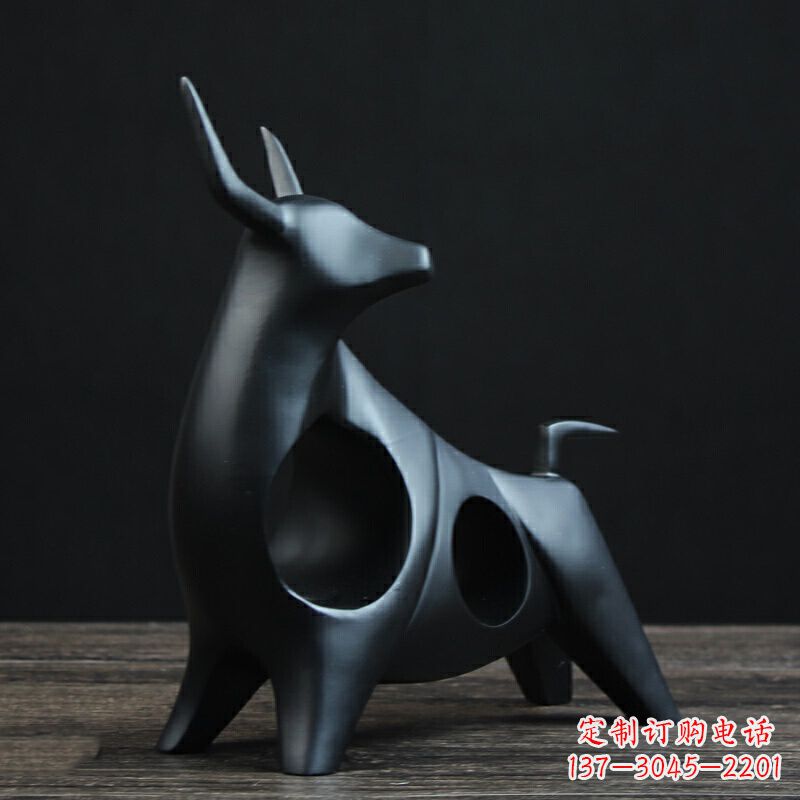 贵阳可爱抽象牛玻璃钢动物雕塑