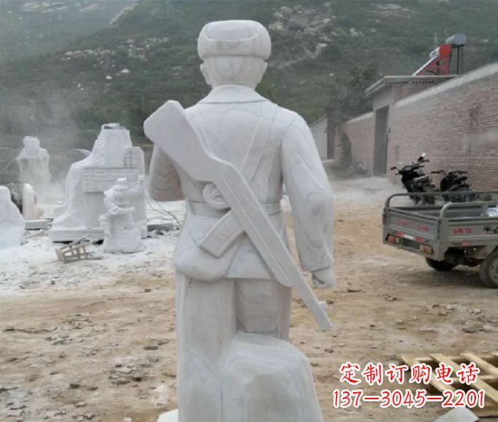 贵阳来自中领雕塑的经典定制雷锋雕塑