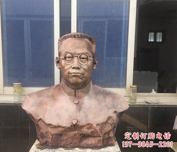 贵阳刘伯承头像人物铜雕