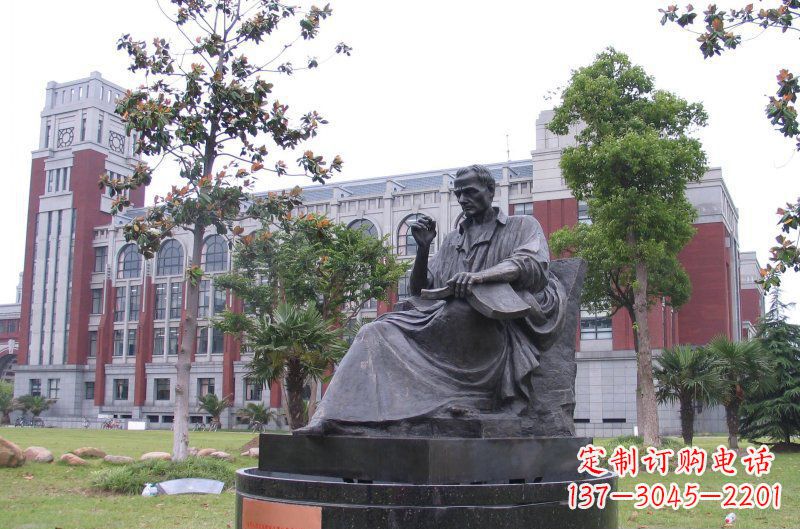 贵阳卢梭西方名人铜雕由中领雕塑定制,是一款完…
