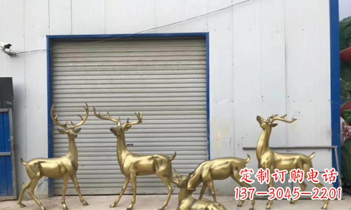 贵阳高贵典雅的鹿群铜雕