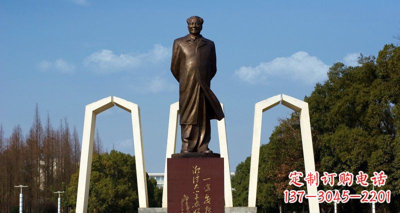 贵阳毛主席广场景观铜雕