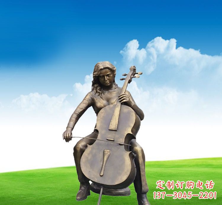 贵阳美女拉大提琴雕塑