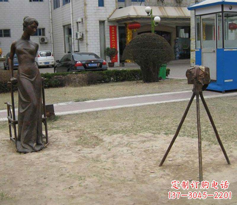 贵阳美女照相人物铜雕