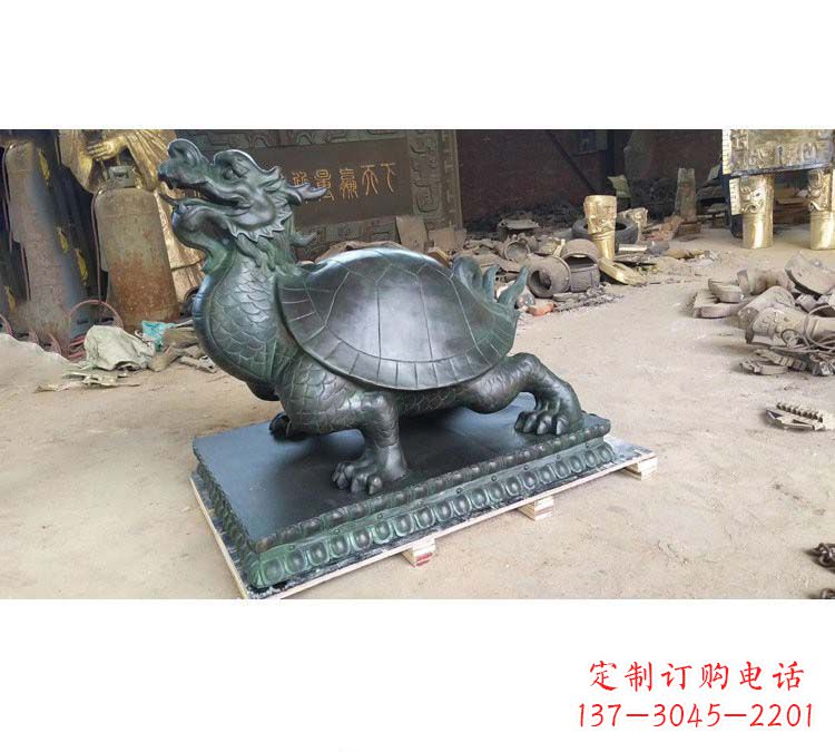 贵阳门口青铜龙龟雕塑