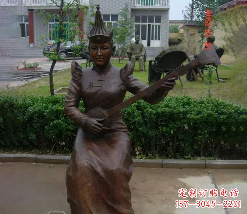 贵阳蒙古族女人演奏公园人物铜雕