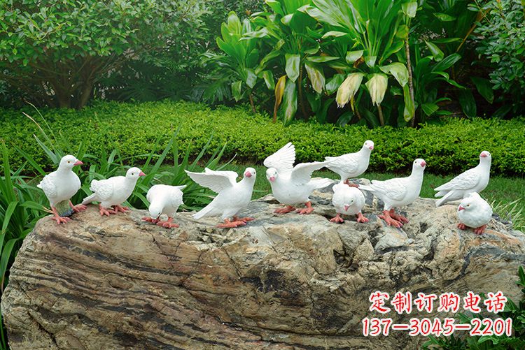 贵阳母亲抱孩子鸽子雕塑
