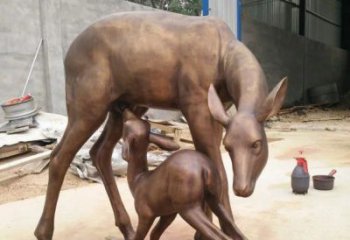 贵阳母子鹿公园动物铜雕——精美绝伦