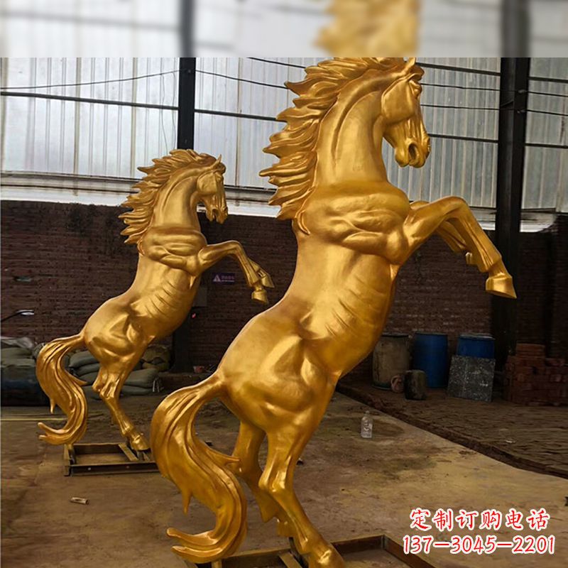 贵阳精美马雕塑,精锐漆金马儿