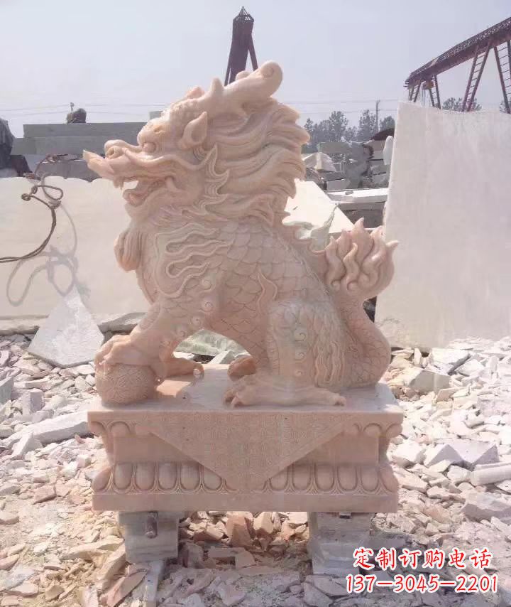 贵阳标题:尊贵高贵，中领雕塑定制的精致石雕麒麟