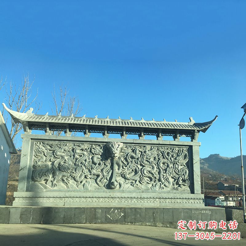 贵阳青石九龙壁，精美雕塑饰衬城市广场