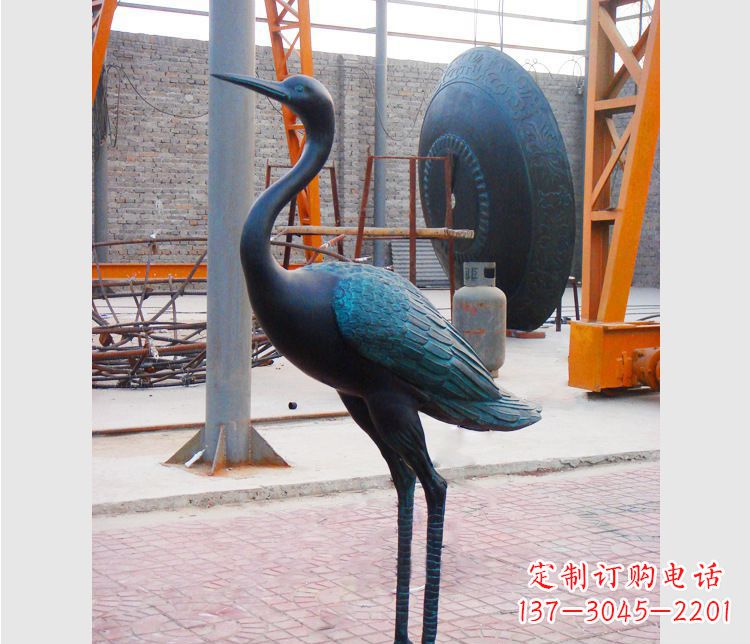 贵阳青铜仙鹤雕塑：展现古典和谐之美