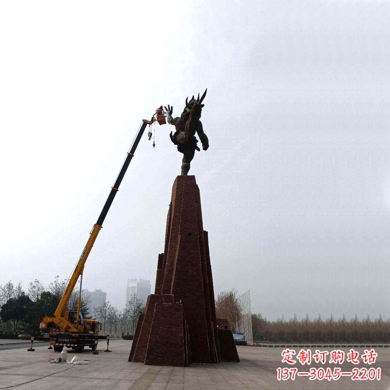 贵阳神话传说之“夸父逐日”景观人物雕塑