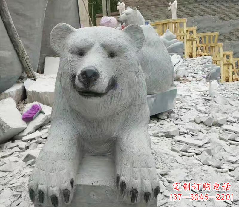 贵阳高端石雕狗熊雕塑,精致细节,完美还原动物真实感