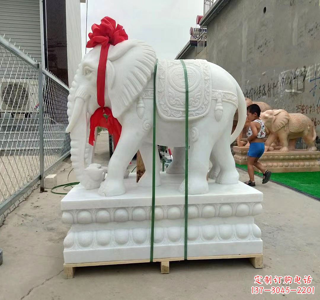贵阳中领雕塑精美玉雕大象