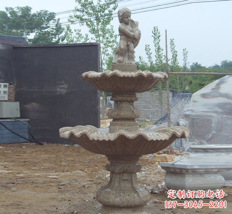 贵阳双手捧钵的石雕佛像