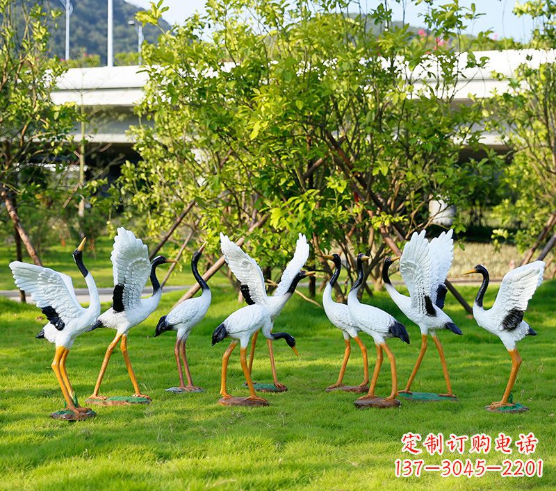 贵阳水池仙鹤雕塑