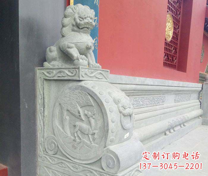 贵阳寺庙景观狮子石门墩抱鼓石