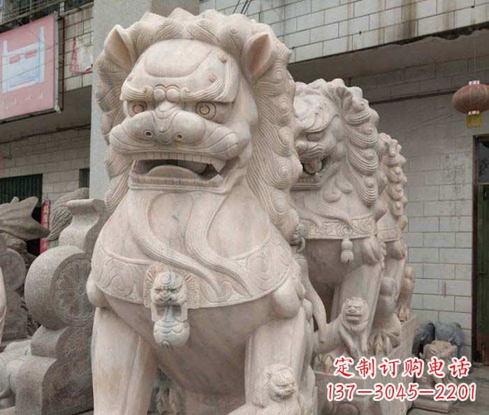 贵阳寺庙景观晚霞红狮子石雕