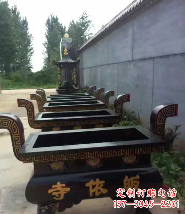 贵阳寺庙四足方形香炉铜雕