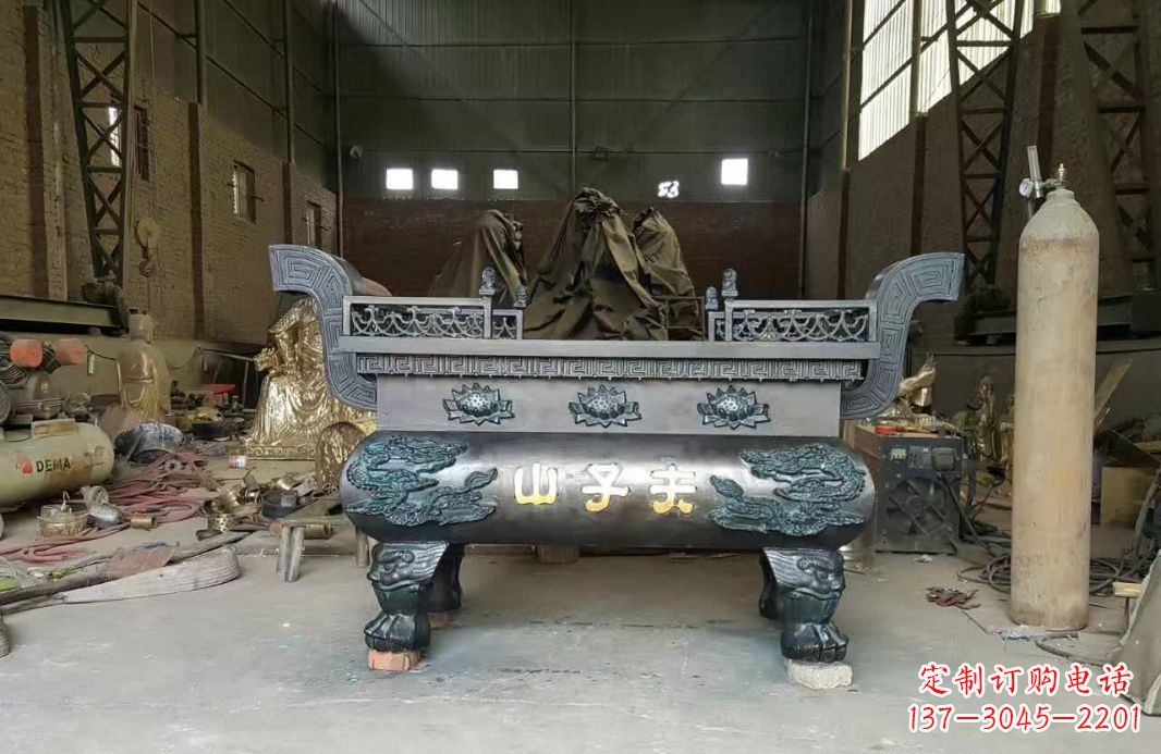 贵阳寺庙香炉铜雕12