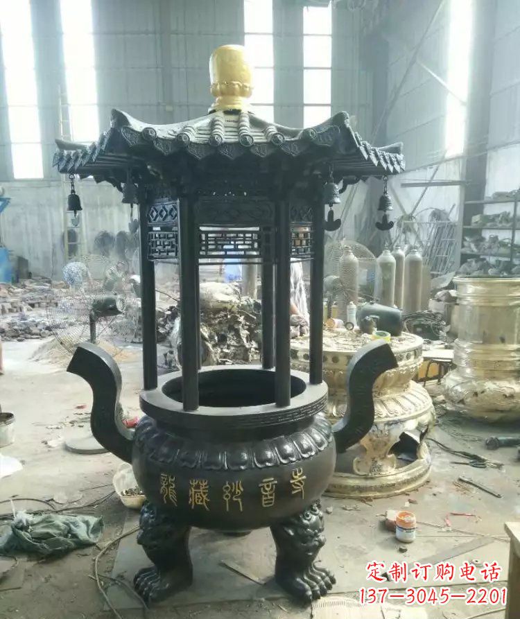 贵阳寺庙圆香炉铜雕 (2)