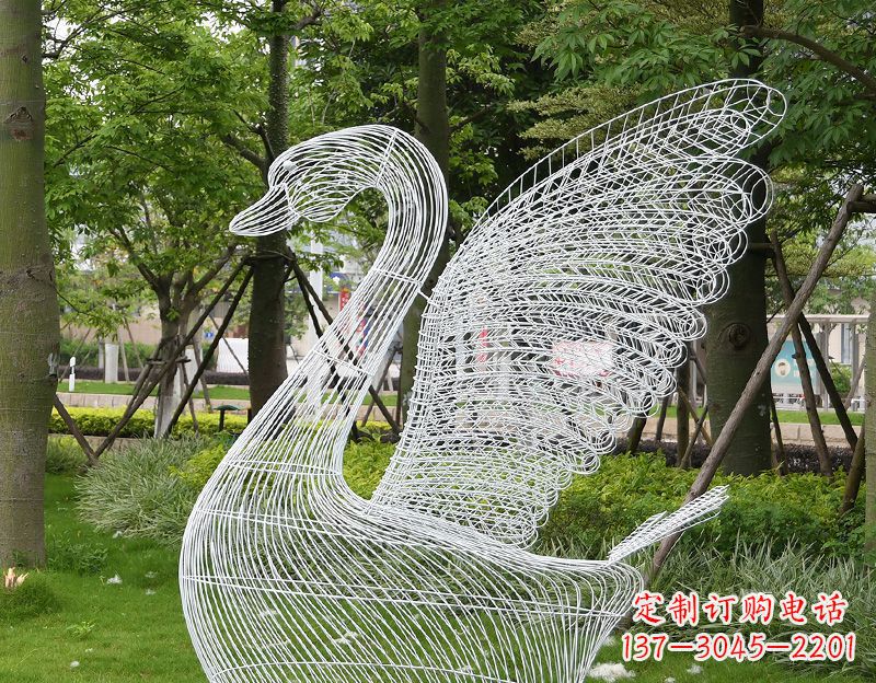 贵阳天鹅镂空不锈钢雕塑