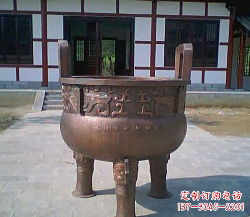 贵阳铜雕广场圆形香炉