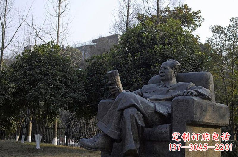 贵阳铜雕毛泽东伟人雕塑