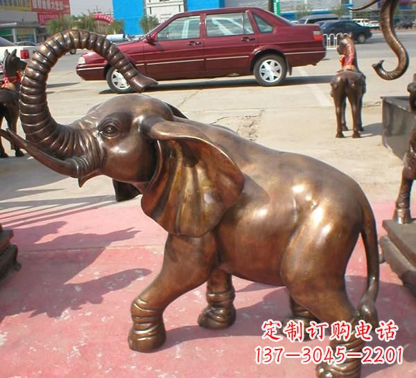 贵阳铜雕长鼻大象