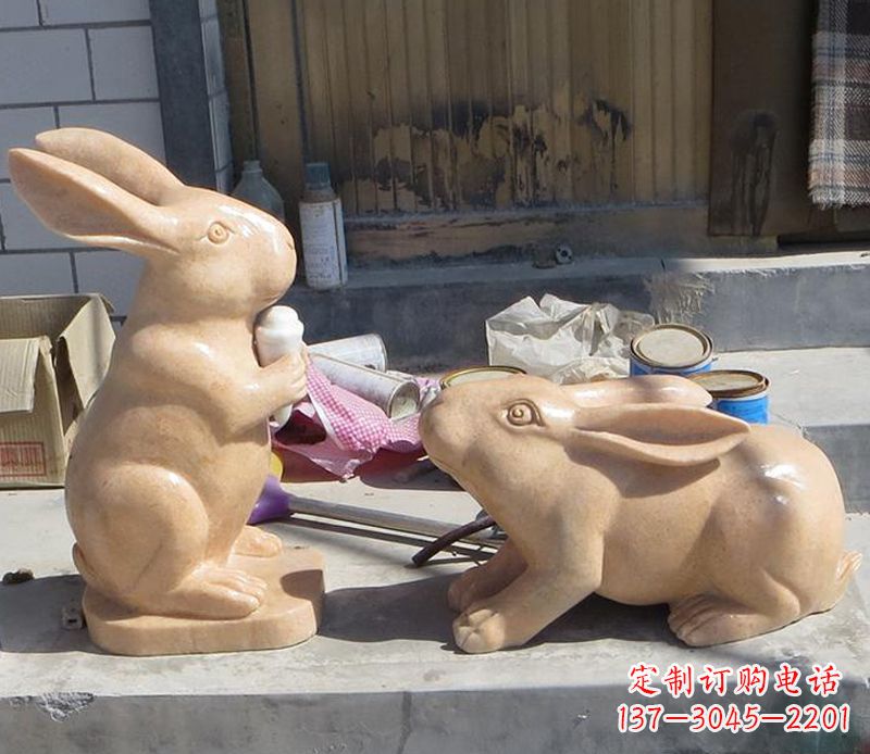 贵阳兔子石雕公园动物摆件