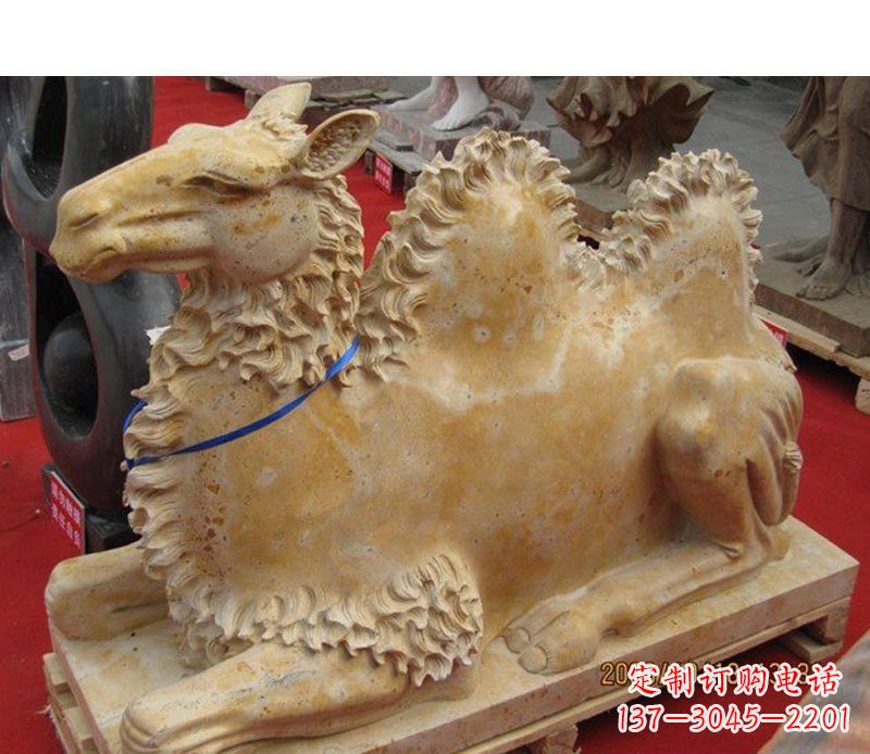 贵阳晚霞红动物骆驼石雕