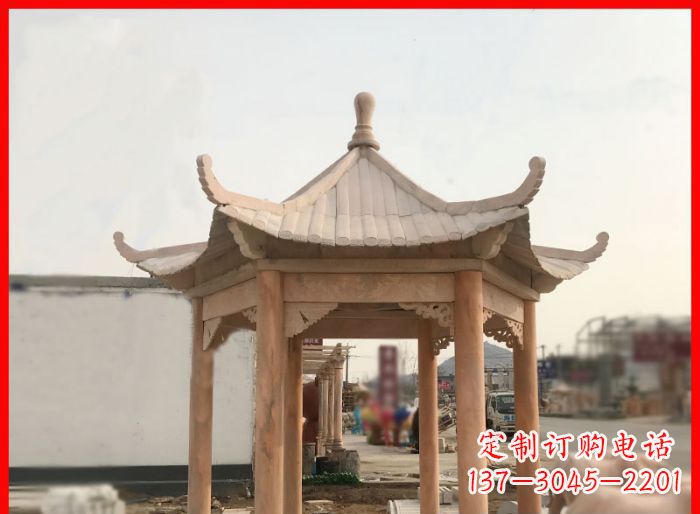 贵阳晚霞红公园六角石雕凉亭