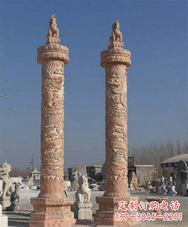 贵阳晚霞红华表雕塑