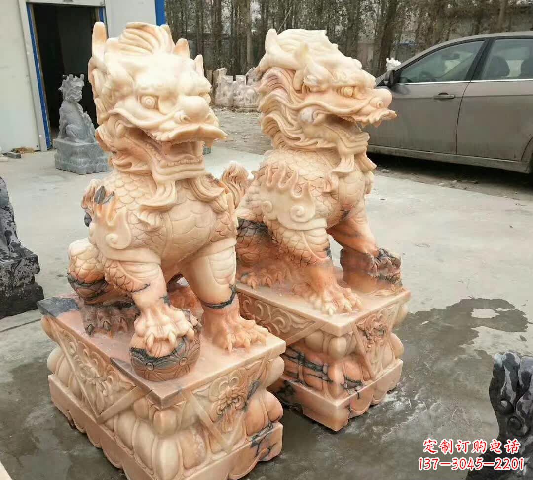贵阳晚霞红酒店麒麟门墩